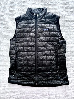 Patagonia puffer vest.  Men’s medium. Black.